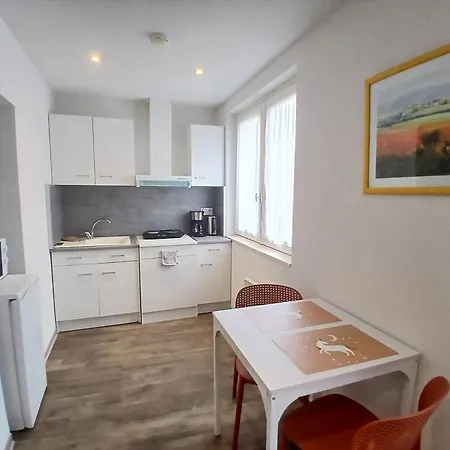 Studio-pierrealex-neuf-parking Prive Apartment